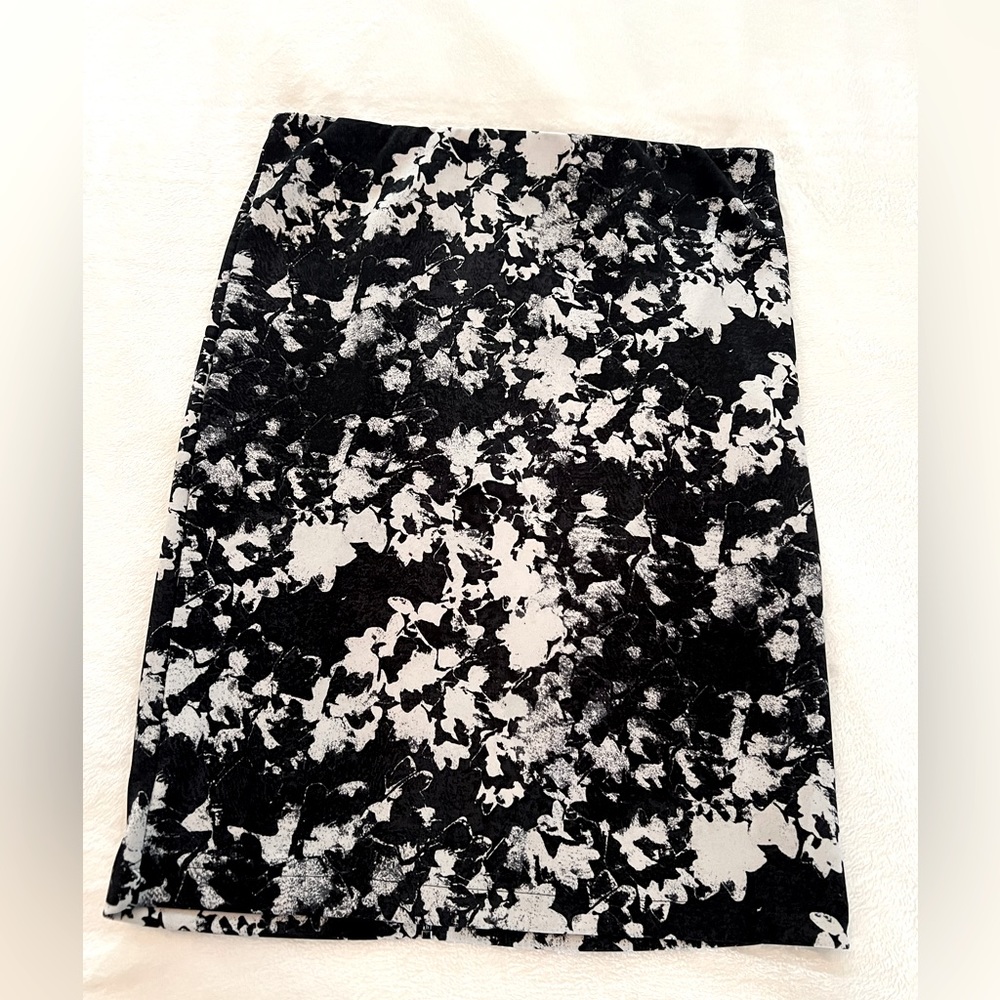 Vince Camuto skirt